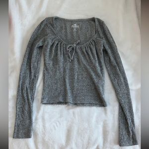 Hollister gray long sleeve that ties in the front.